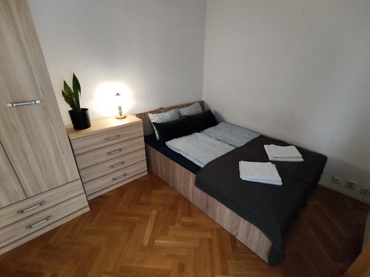 ורשה Classic Apartament Metro Kabaty מראה חיצוני תמונה